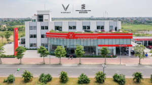 vinfast-o-to-thang-long