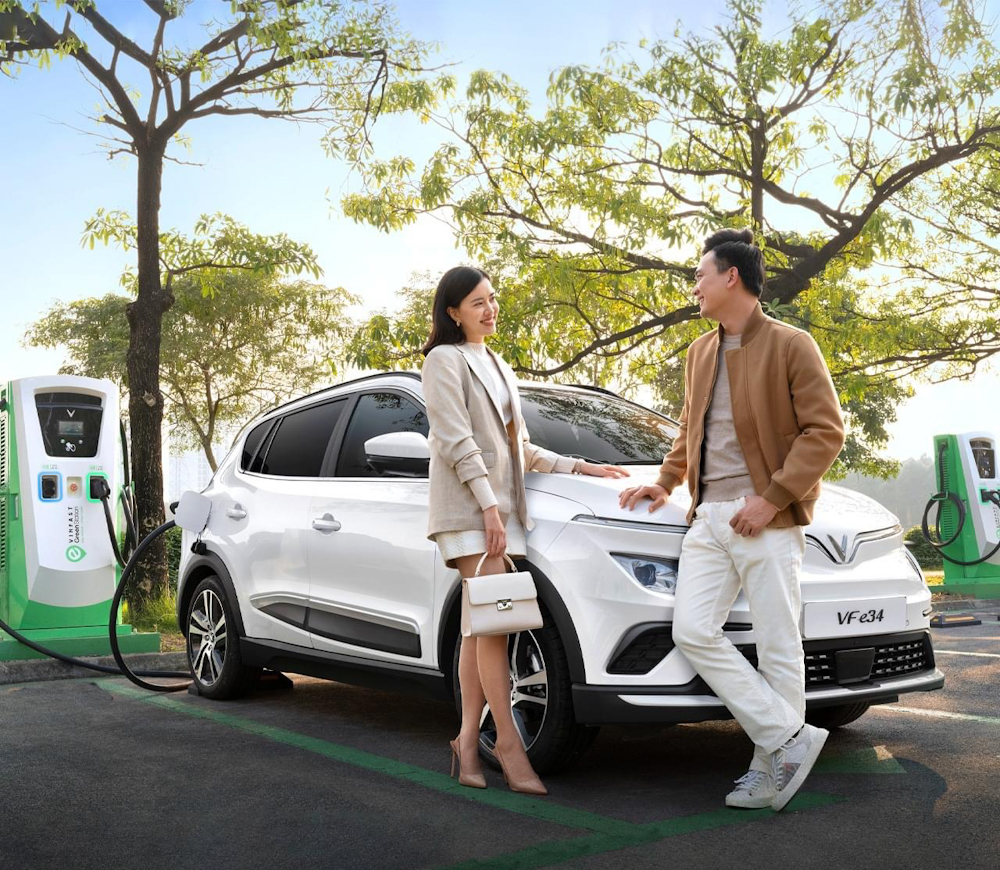 Hướng dẫn sử dụng dịch vụ nạp điện ô tô tại trạm sạc, cách sạc xe, quản lý và thanh toán cước thuê bao pin hàng tháng